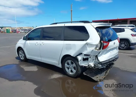 2015 Toyota Sienna Le 7 Passenger/Le 8 Passenger из США, поврежденный, VIN 5TDKK3DC6FS664852
